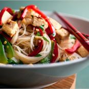 STIR FRY NOODLES w/TOFU & PEPPERS
